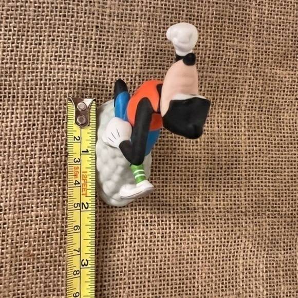 Vintage Disney Goofy Jogging Porcelain Bisque Figure 3 inches tall - Picture 5 of 5